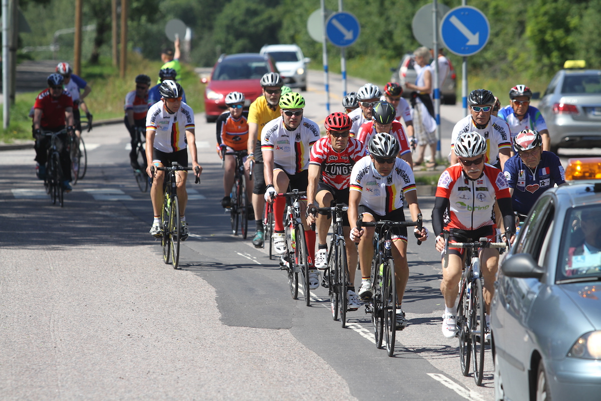 EHLTC Starterfeld Radrennen 20km kurz vor Startfreigabe